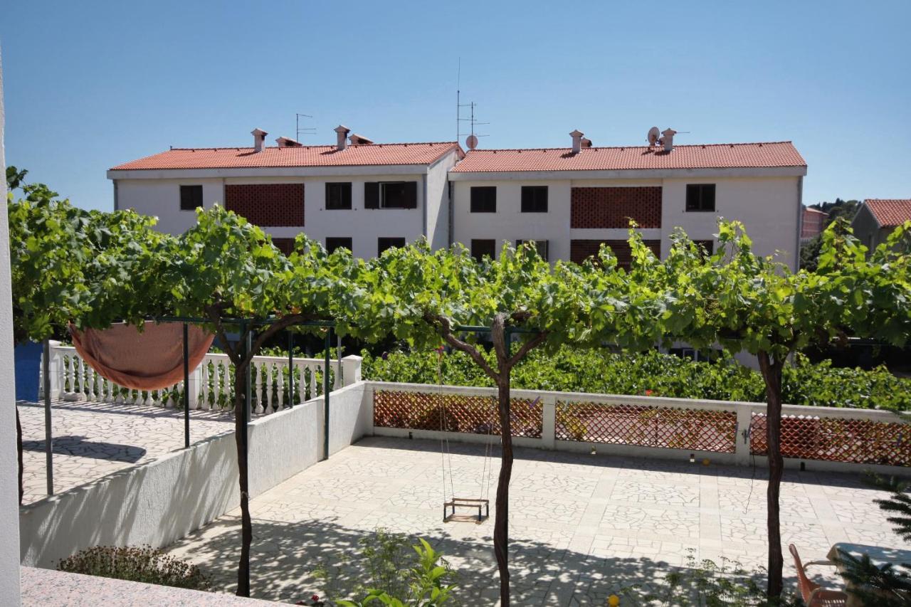 Apartments And Rooms With Parking Space Palit, Rab - 5061 Esterno foto