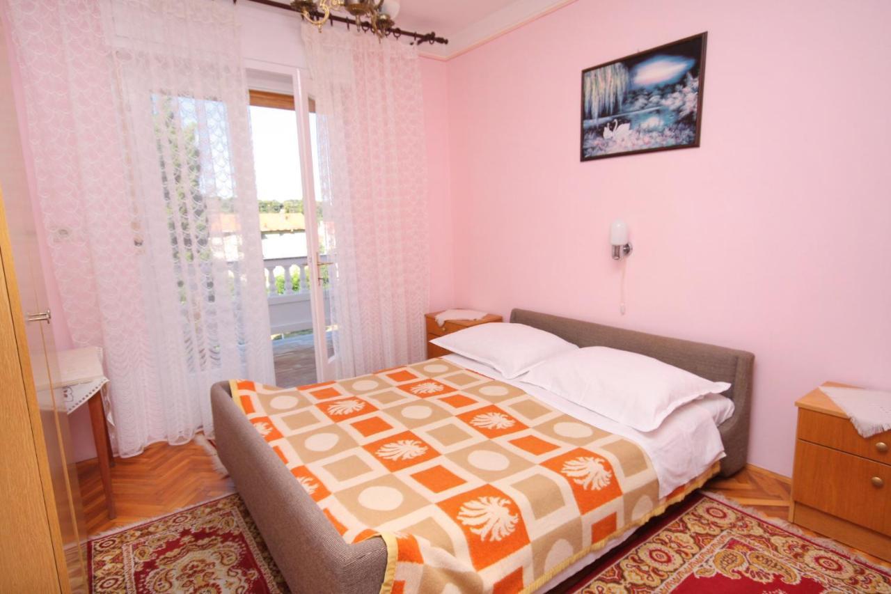 Apartments And Rooms With Parking Space Palit, Rab - 5061 Esterno foto